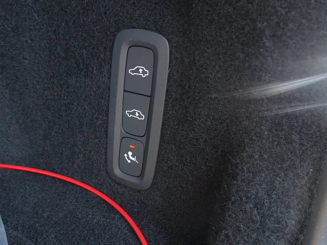 Volvo XC60 T8 AWD Edition Plus - Thumbnail 13