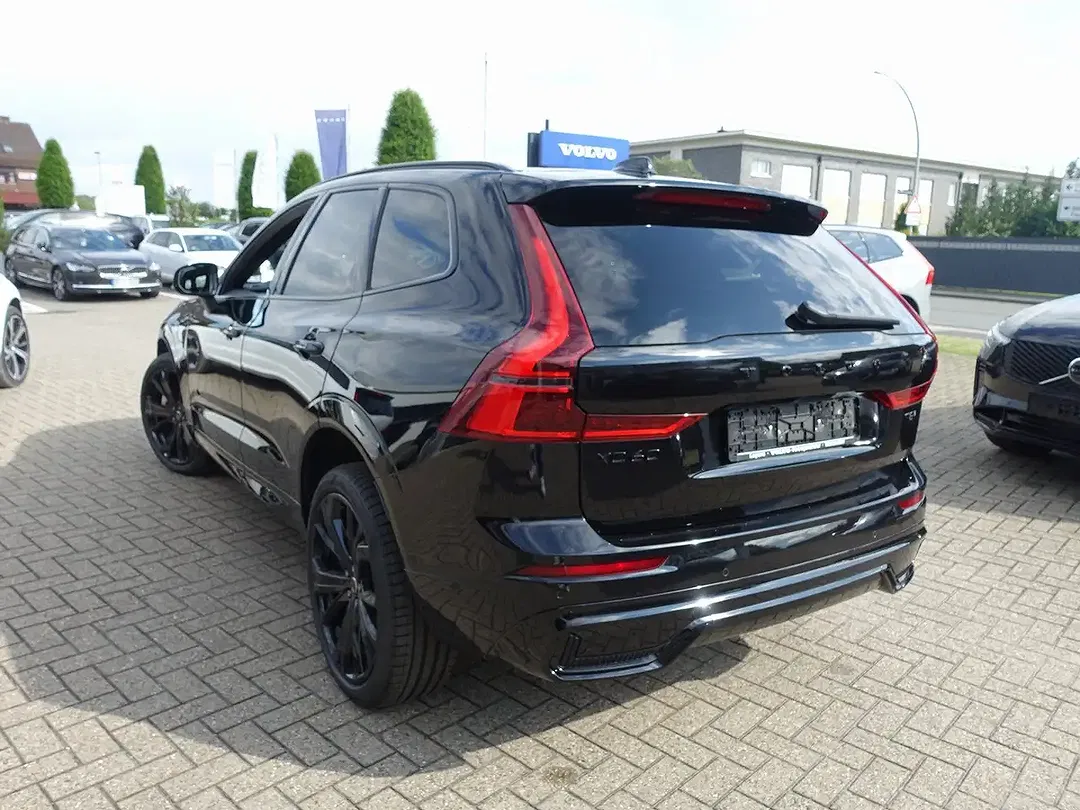 Volvo XC60 T8 AWD Edition Plus - Thumbnail 4
