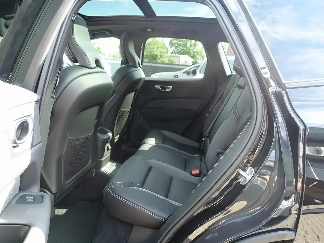 Volvo XC60 T8 AWD Edition Plus - Thumbnail 8