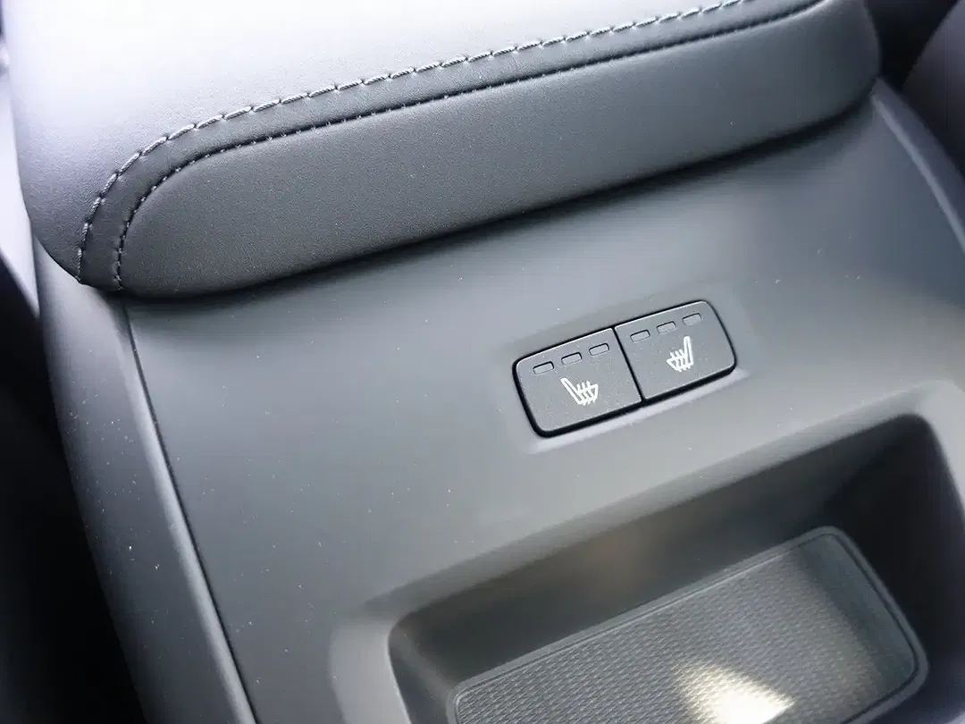 Volvo XC60 T8 AWD Edition Plus - Thumbnail 9