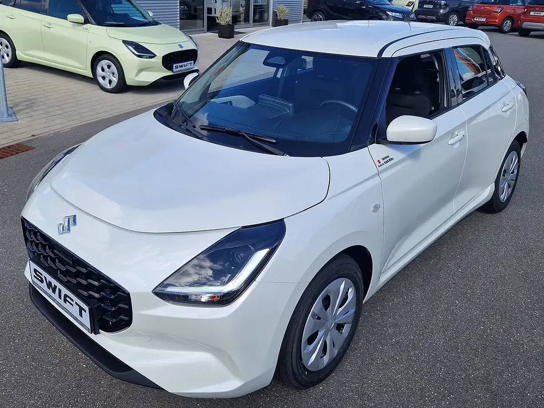 Suzuki Swift Hybrid 1.2 Club - Thumbnail 3