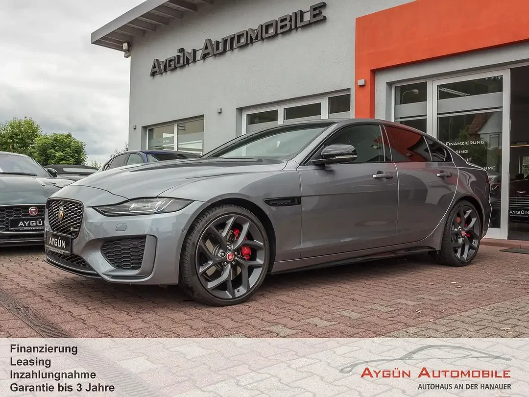 Jaguar XE P300 4x4 R-Dynamic Black - Afbeelding 1