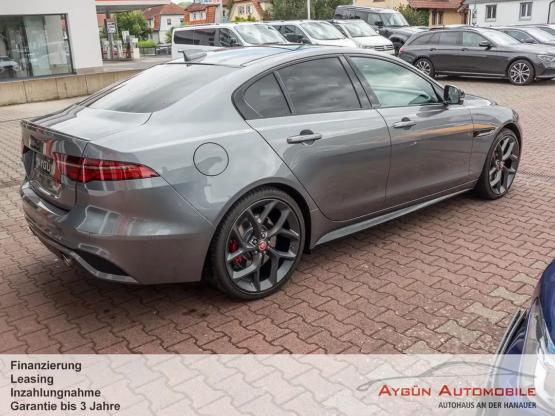 Jaguar XE P300 4x4 R-Dynamic Black - Thumbnail 11