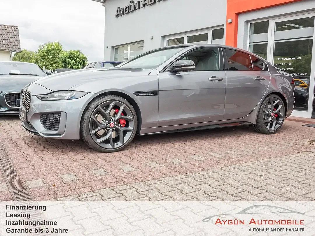 Jaguar XE P300 4x4 R-Dynamic Black - foto 2