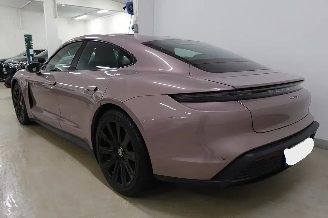 Porsche Taycan Sport Chrono - Thumbnail 4