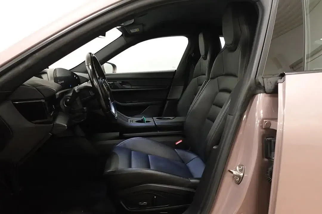 Porsche Taycan Sport Chrono - Thumbnail 9