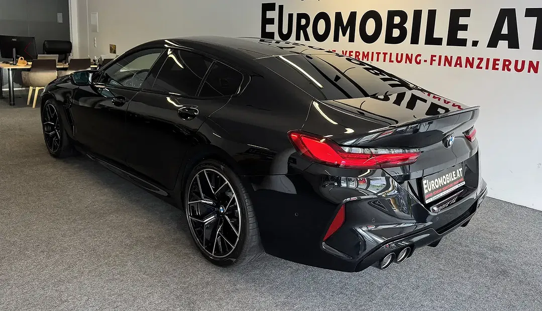 BMW M8 Competition - Thumbnail 3