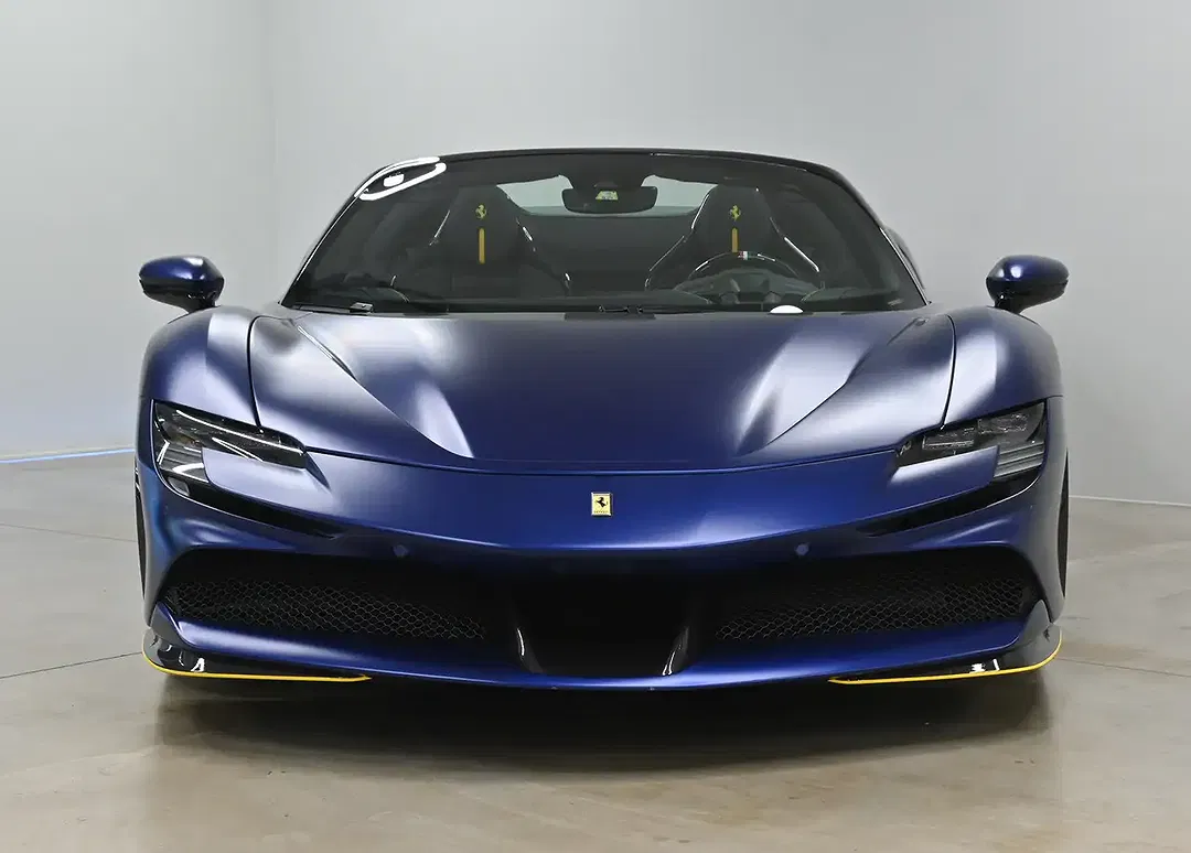 Ferrari SF90 Spider - Thumbnail 12