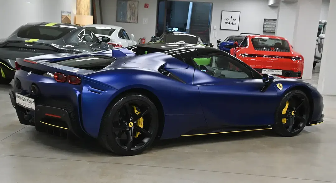 Ferrari SF90 Spider - Thumbnail 3