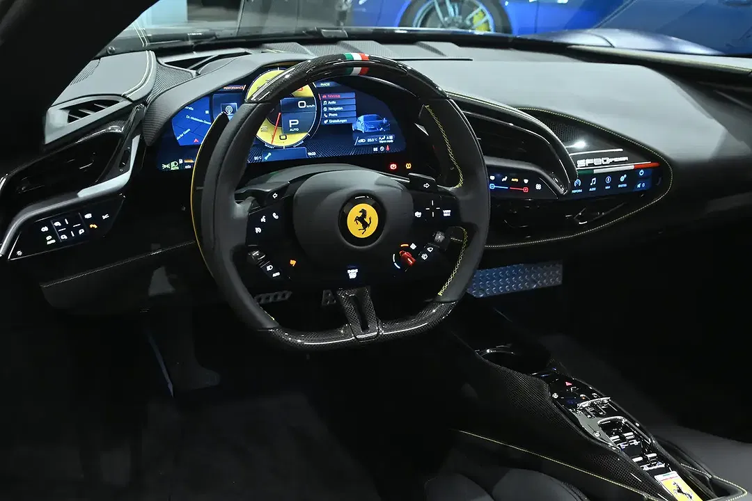 Ferrari SF90 Spider - Thumbnail 5