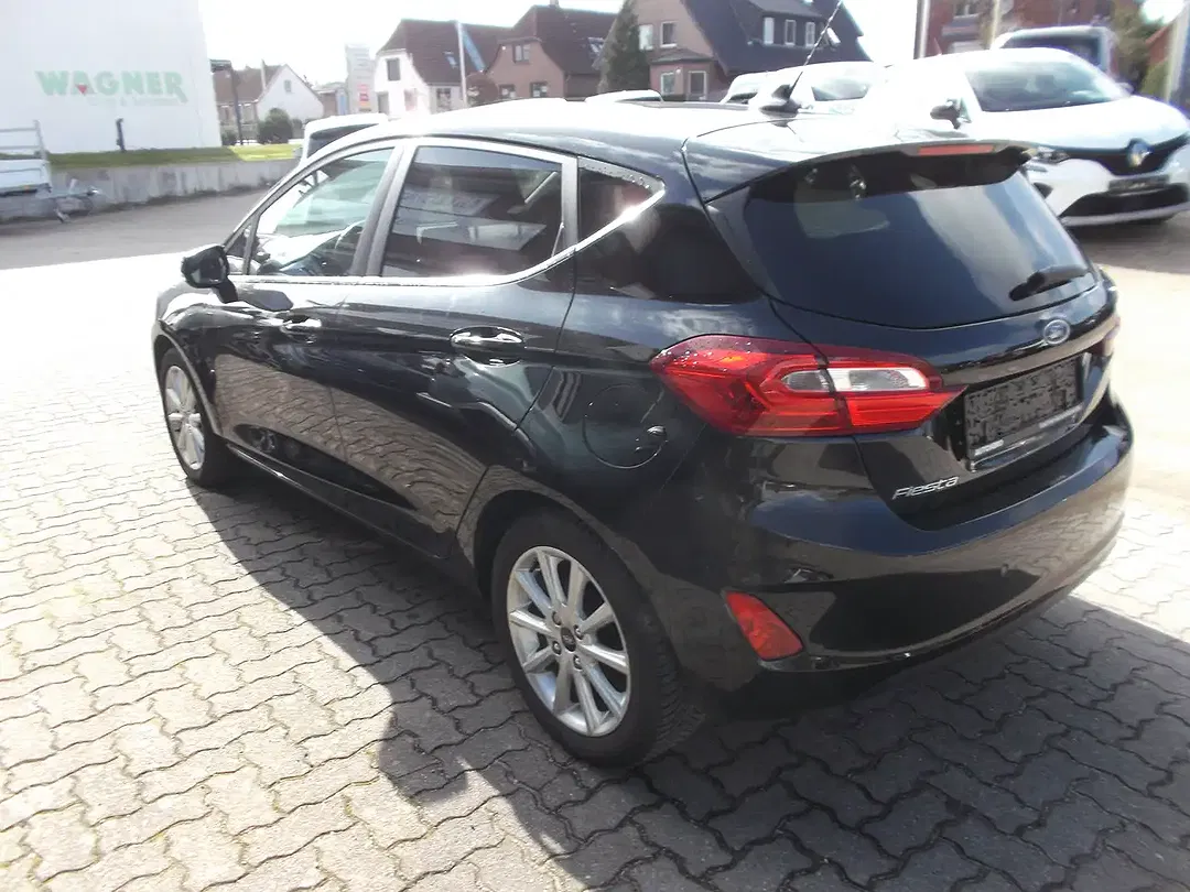 Ford Fiesta Titanium - Thumbnail 3