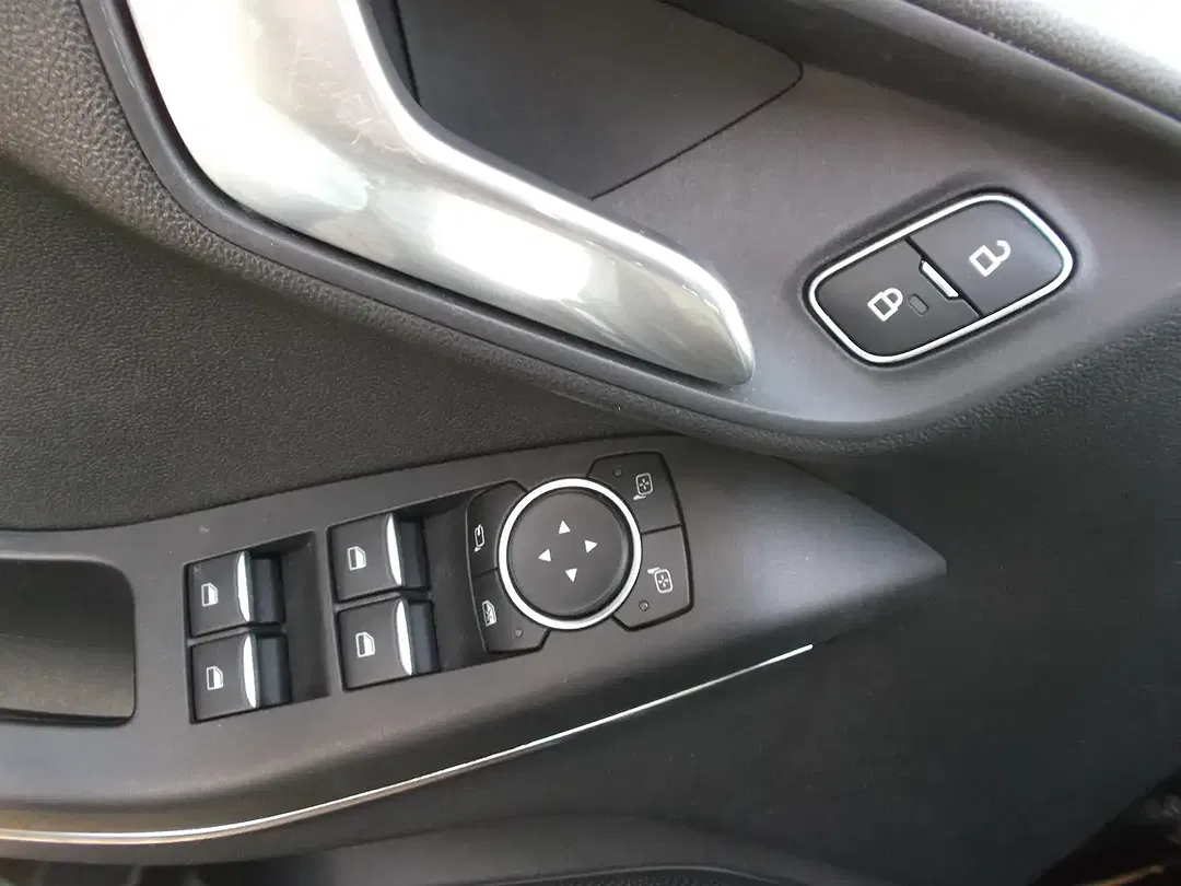 Ford Fiesta Titanium - Thumbnail 9