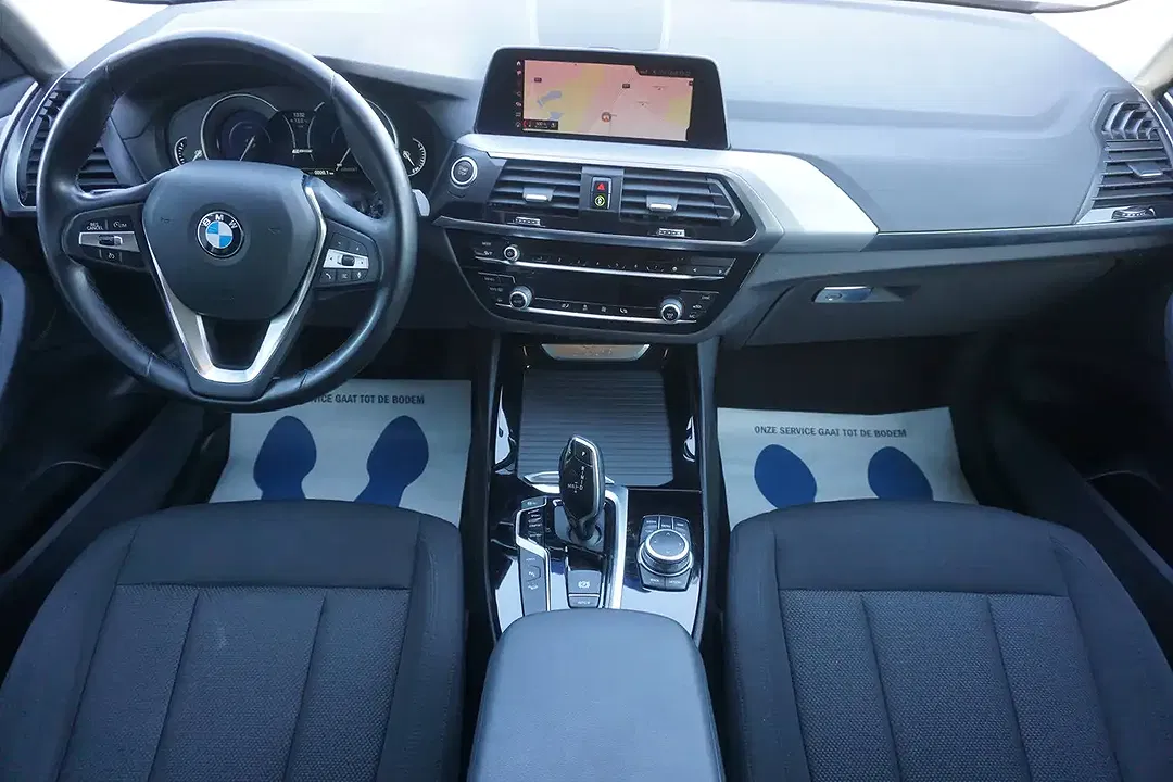 BMW X3 AUT xDrive - Thumbnail 3