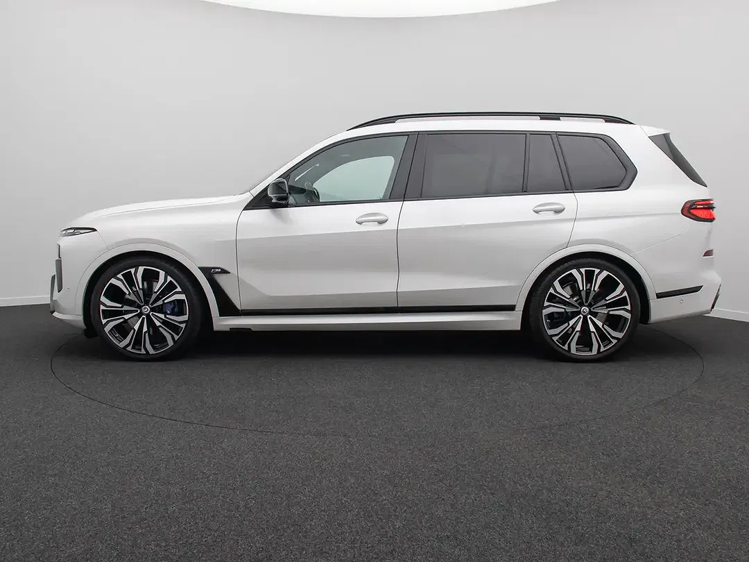 BMW X7 M Individual - Thumbnail 11