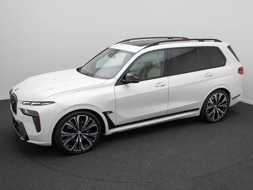 BMW X7 M Individual - Thumbnail 12