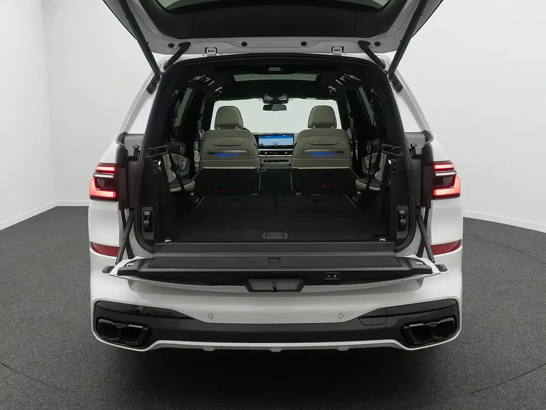 BMW X7 M Individual - Thumbnail 13