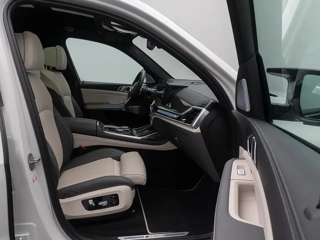 BMW X7 M Individual - Thumbnail 24