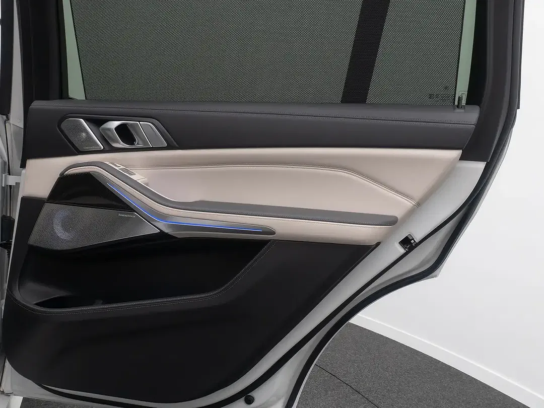 BMW X7 M Individual - Thumbnail 33