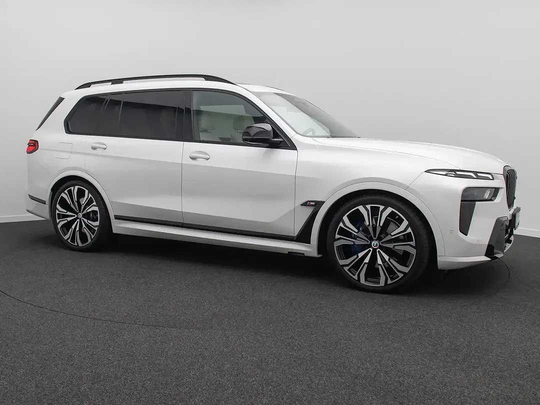 BMW X7 M Individual - Thumbnail 4