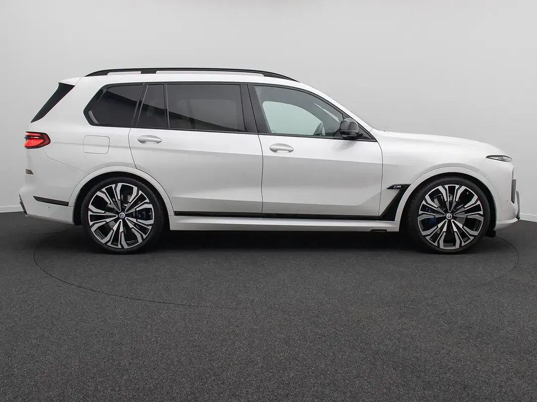 BMW X7 M Individual - Thumbnail 5
