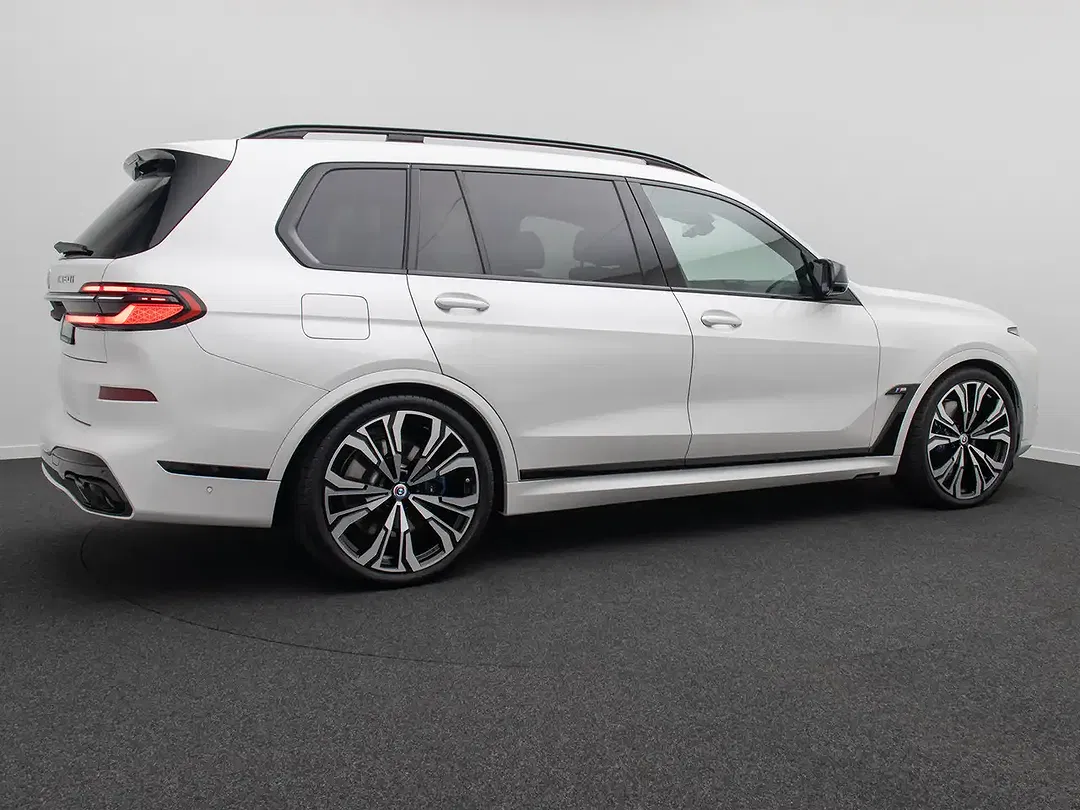 BMW X7 M Individual - Thumbnail 6