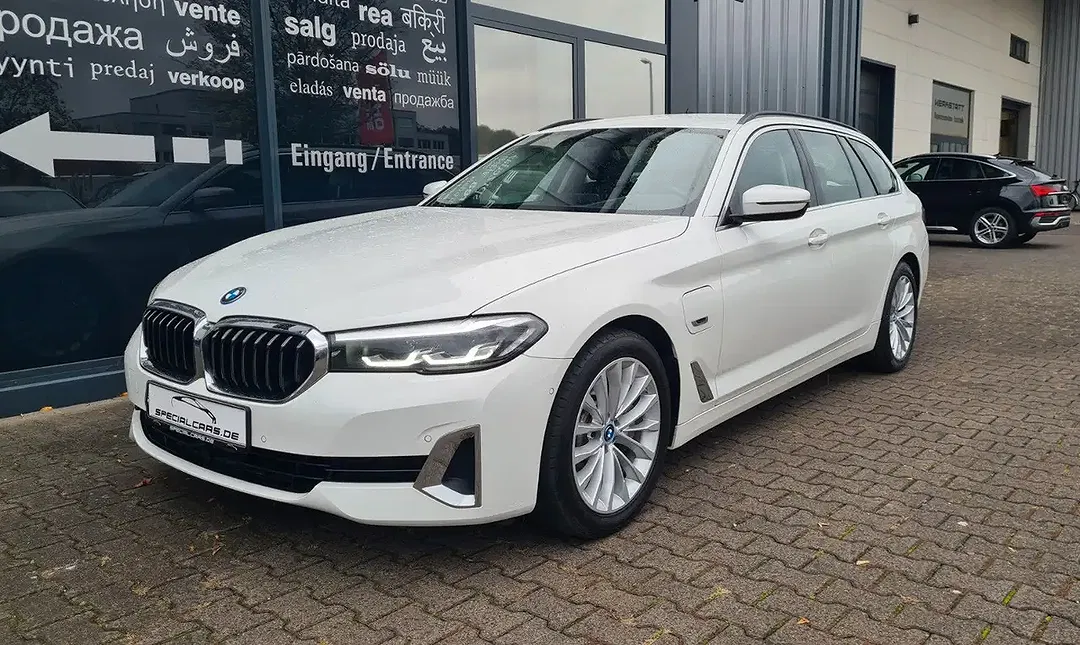 BMW 530 xDrive Luxury Line - Thumbnail 3