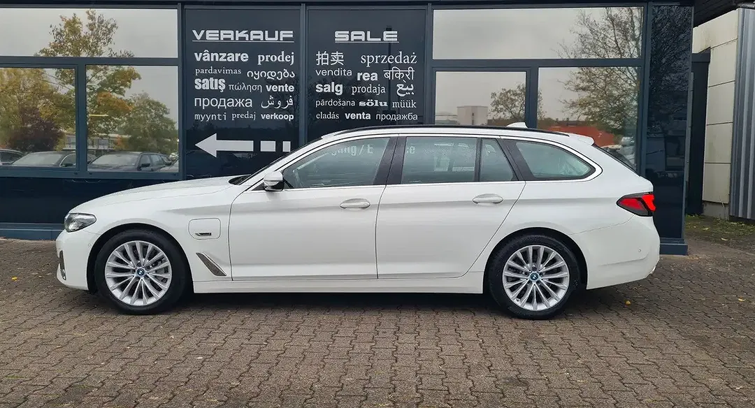 BMW 530 xDrive Luxury Line - Thumbnail 4