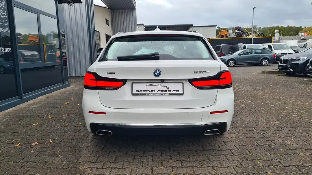 BMW 530 xDrive Luxury Line - Thumbnail 6