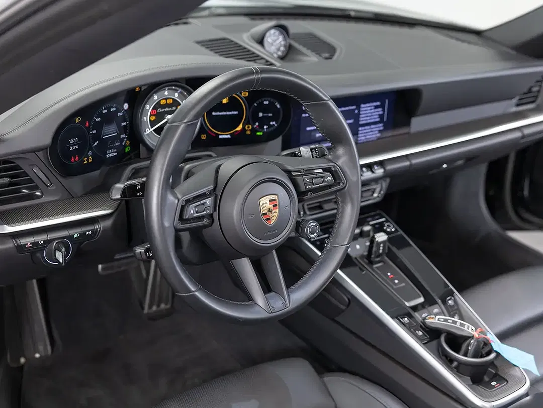 Porsche 911 Turbo S Cabriolet - Thumbnail 11
