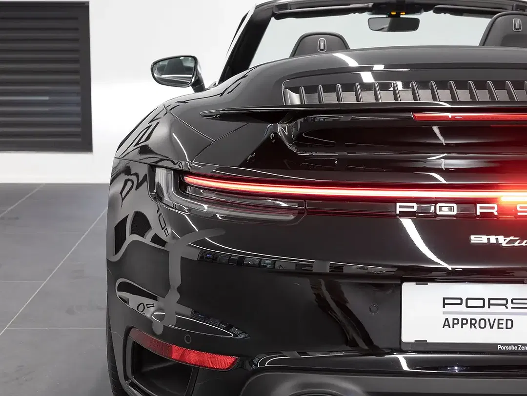 Porsche 911 Turbo S Cabriolet - Thumbnail 14