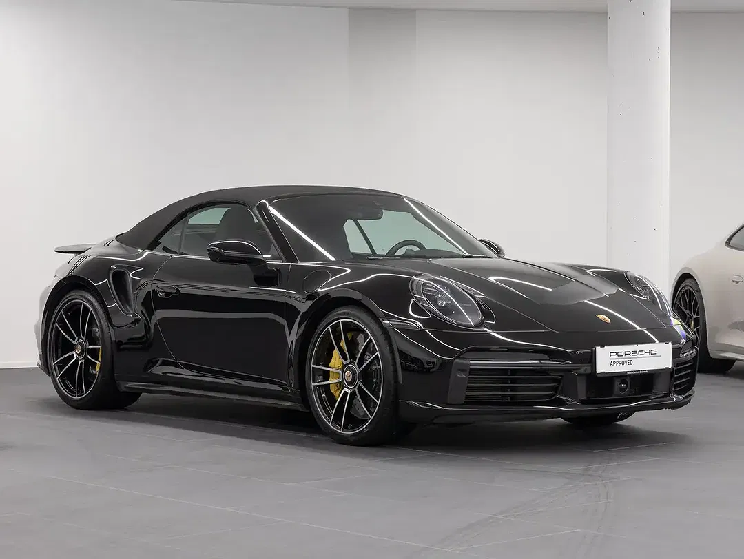 Porsche 911 Turbo S Cabriolet - Thumbnail 3