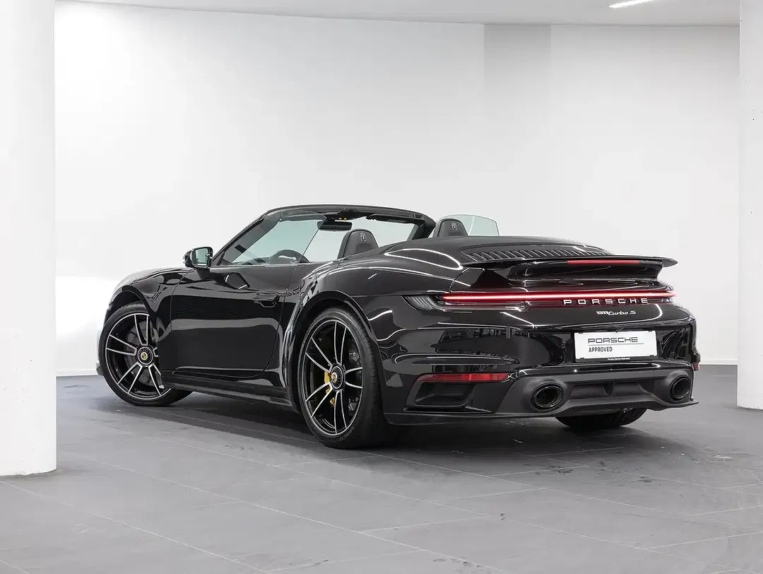 Porsche 911 Turbo S Cabriolet - Thumbnail 6
