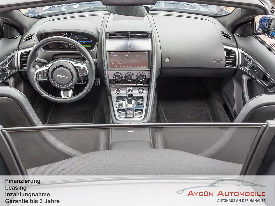 Jaguar F-Type P300 Cabriolet - Thumbnail 13