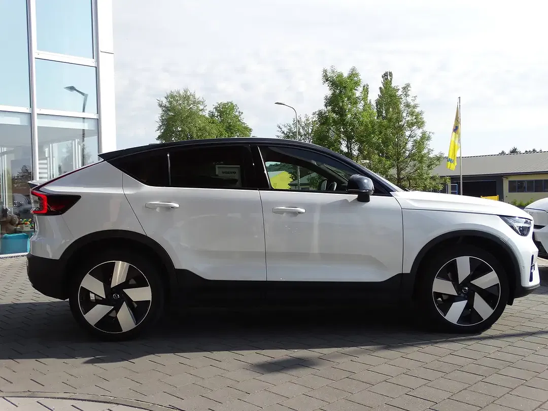 Volvo C40 eAWD Recharge 1st Edition - Thumbnail 4