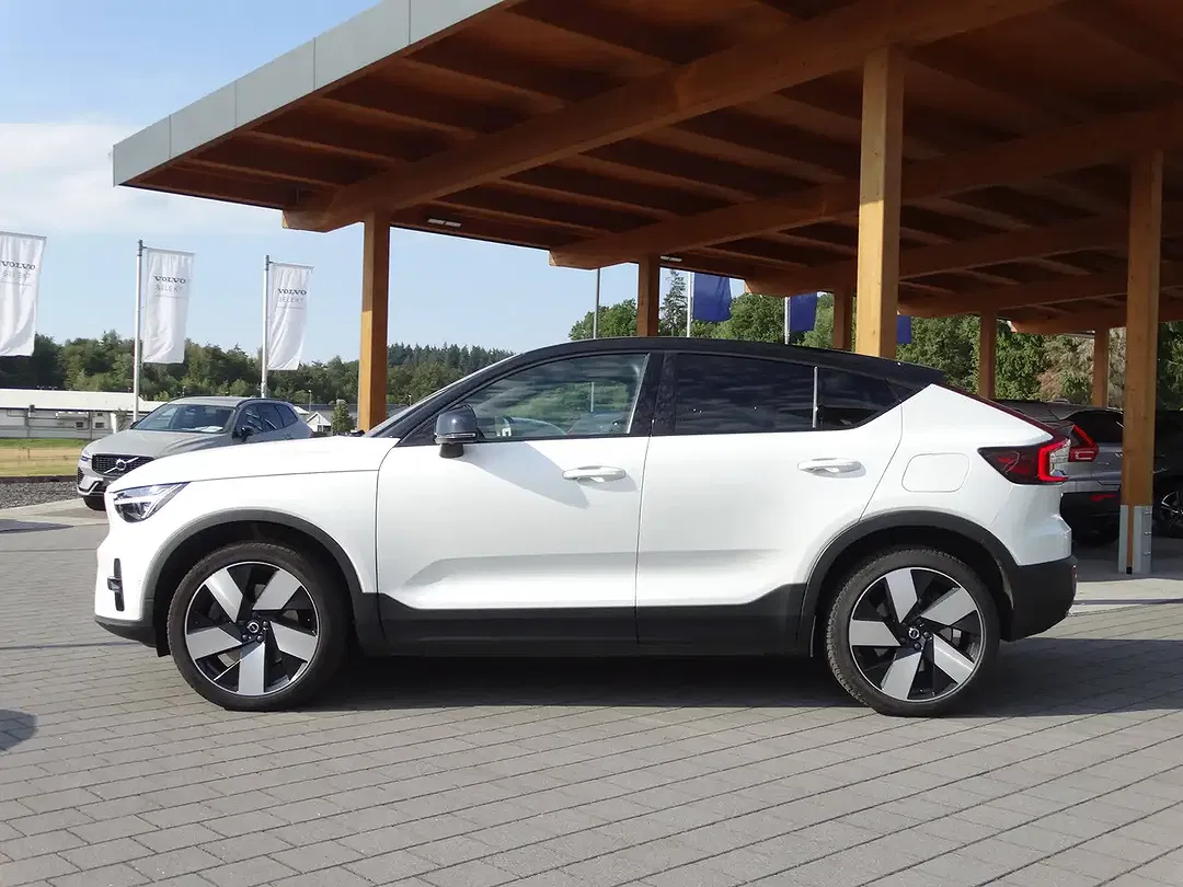Volvo C40 eAWD Recharge 1st Edition - Thumbnail 8