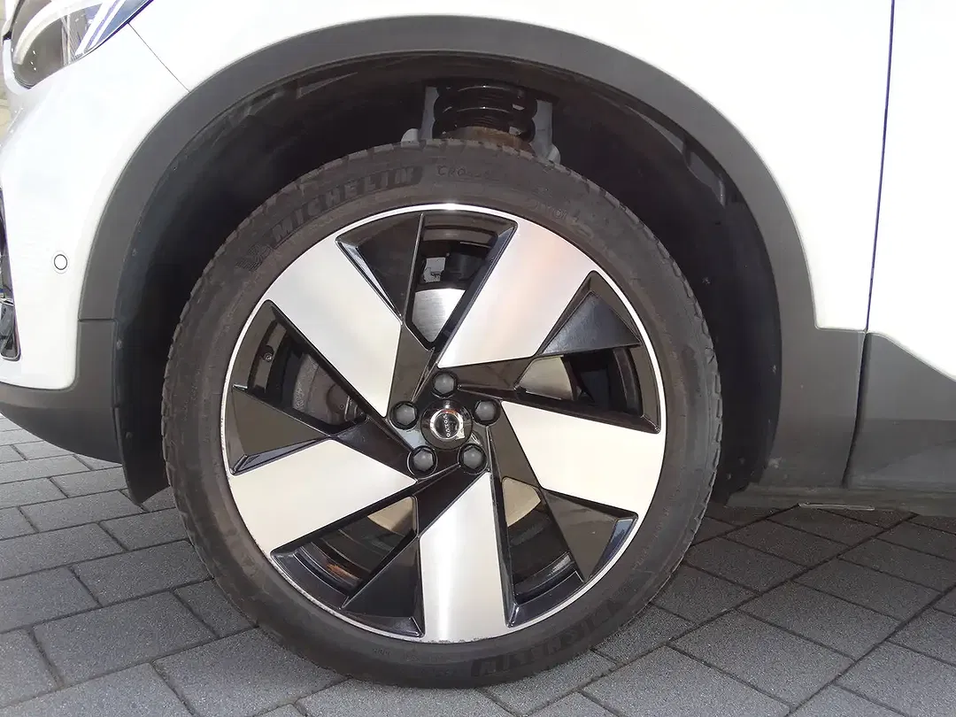 Volvo C40 eAWD Recharge 1st Edition - Thumbnail 9