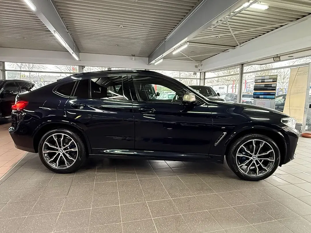 BMW X4 M - Thumbnail 11