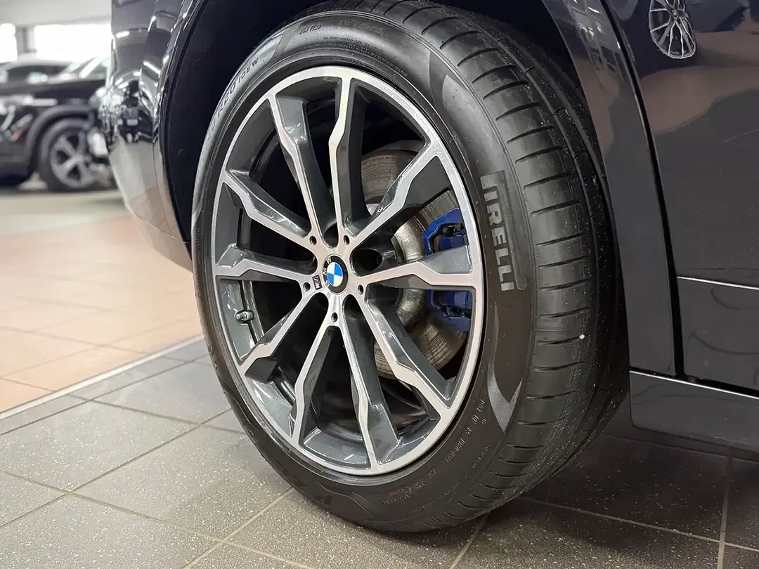BMW X4 M - Thumbnail 31