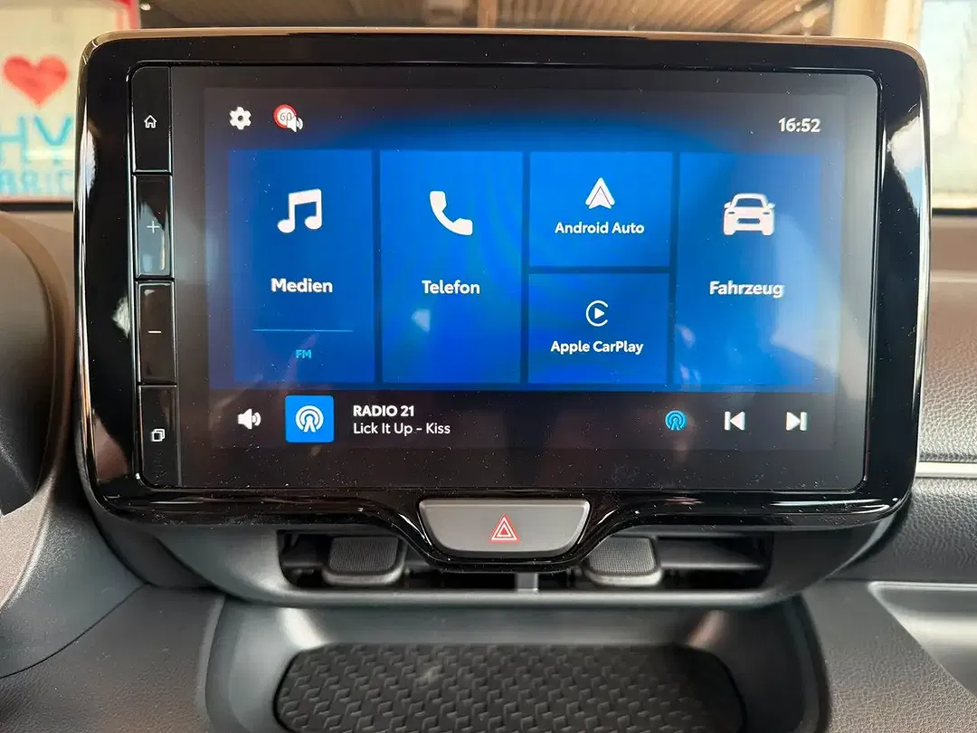 Toyota Yaris Hybrid Teamplayer - Thumbnail 11