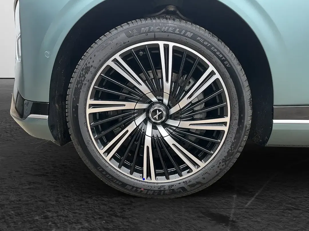 Xpeng G9 AWD Performance Premium - Thumbnail 4