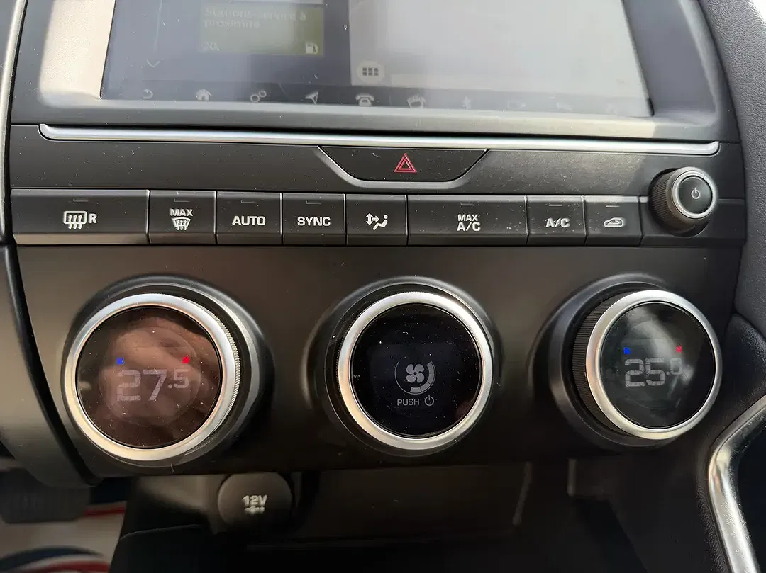 Jaguar E-Pace 2.0 4x4 S - Thumbnail 14