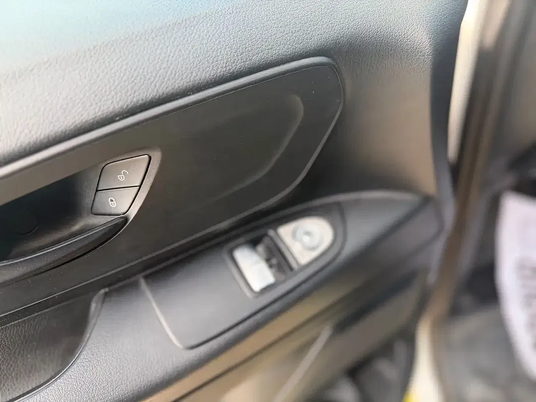 Mercedes-Benz Vito 114 CDI compact - Thumbnail 9