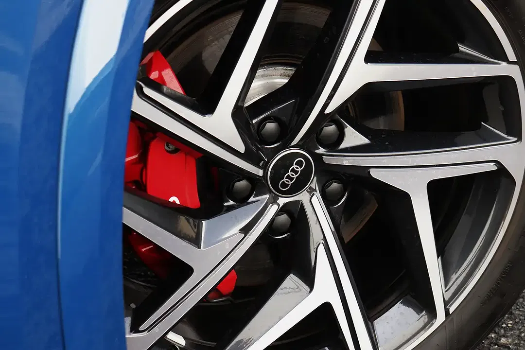 Audi SQ6 e-tron Edition One - foto 2