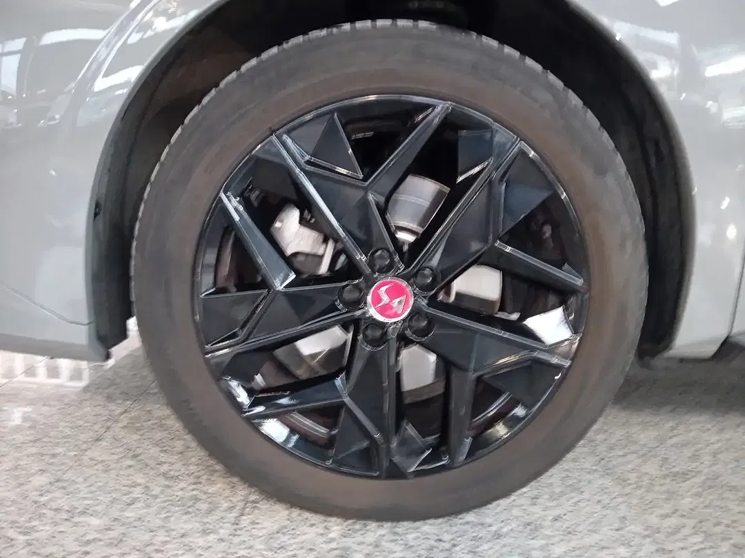 DS Automobiles DS 4 - Thumbnail 10