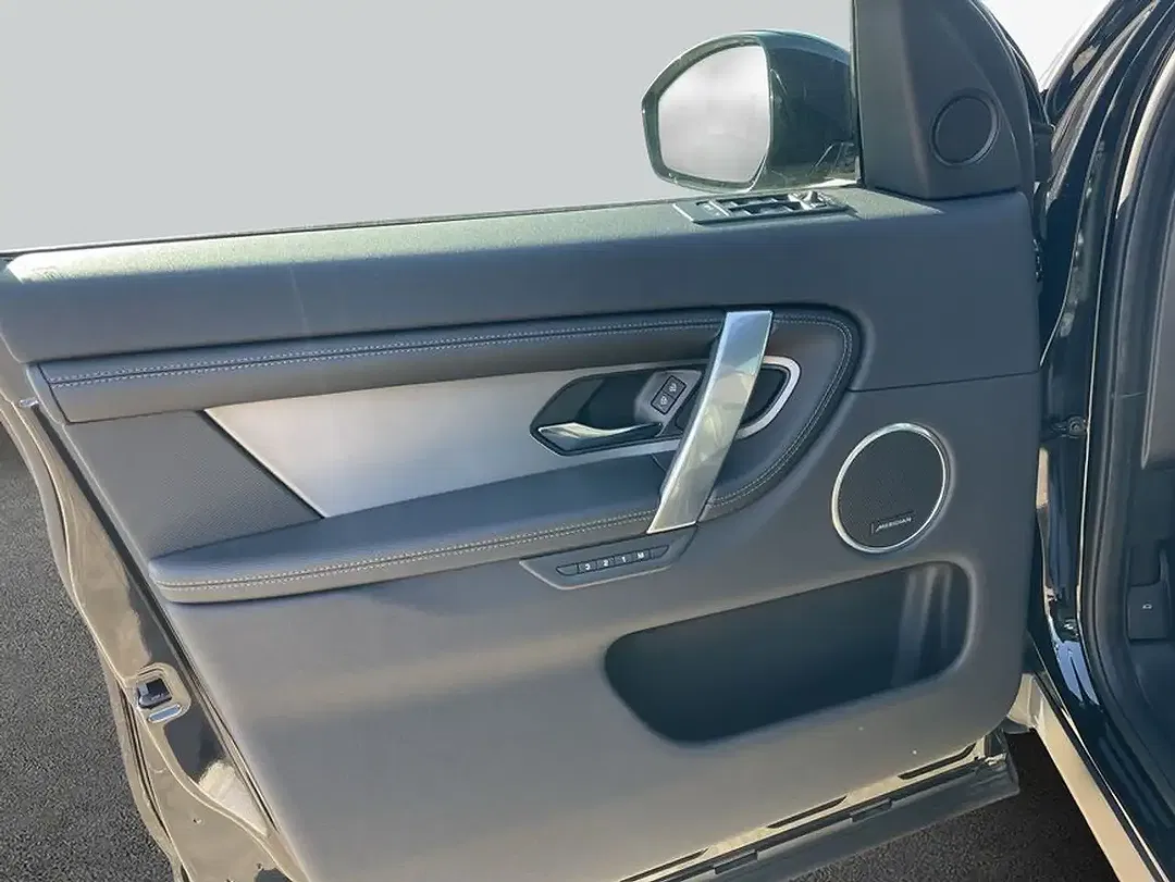 Land Rover Discovery Sport P270e Dynamic SE - Thumbnail 14
