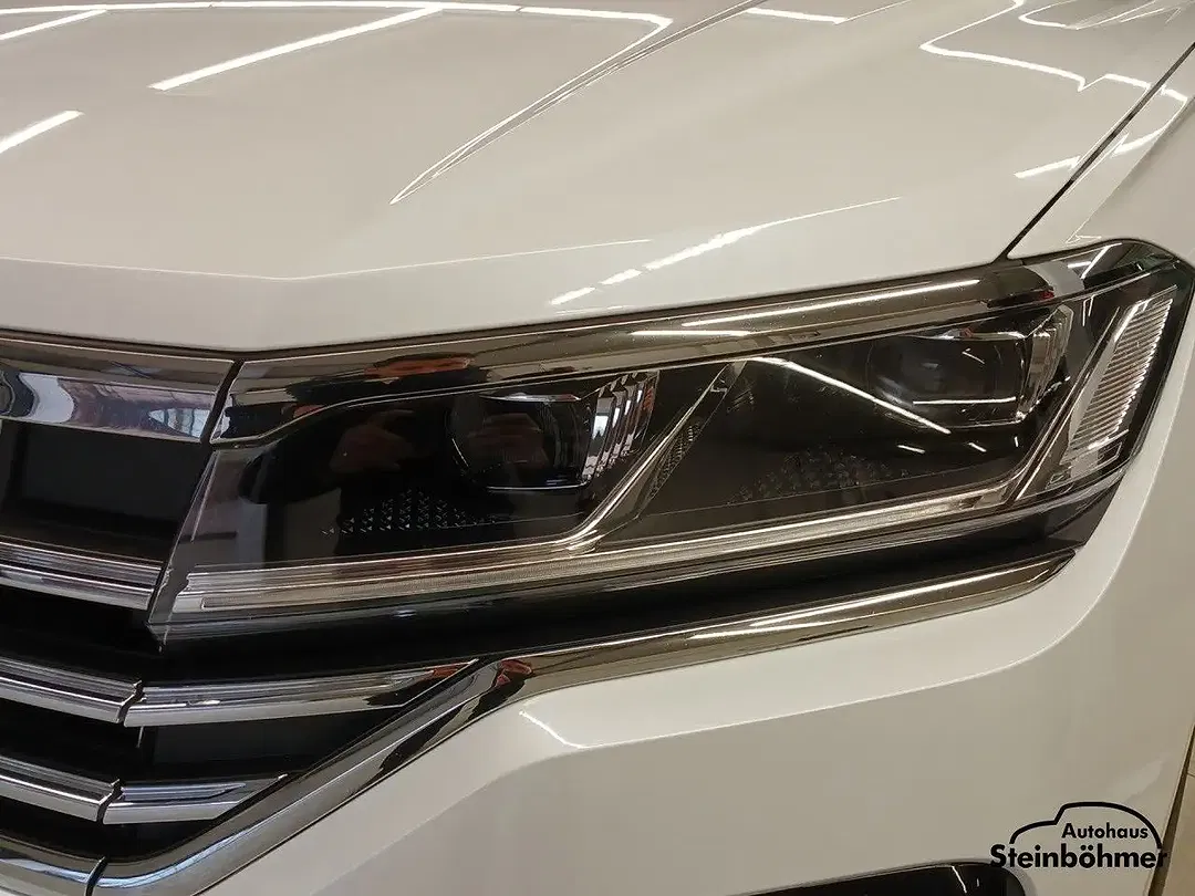 Volkswagen Touareg R-Line - Thumbnail 12