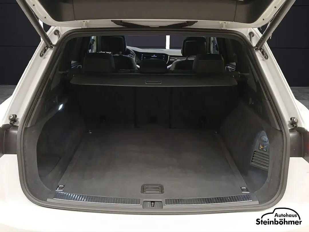 Volkswagen Touareg R-Line - Thumbnail 6