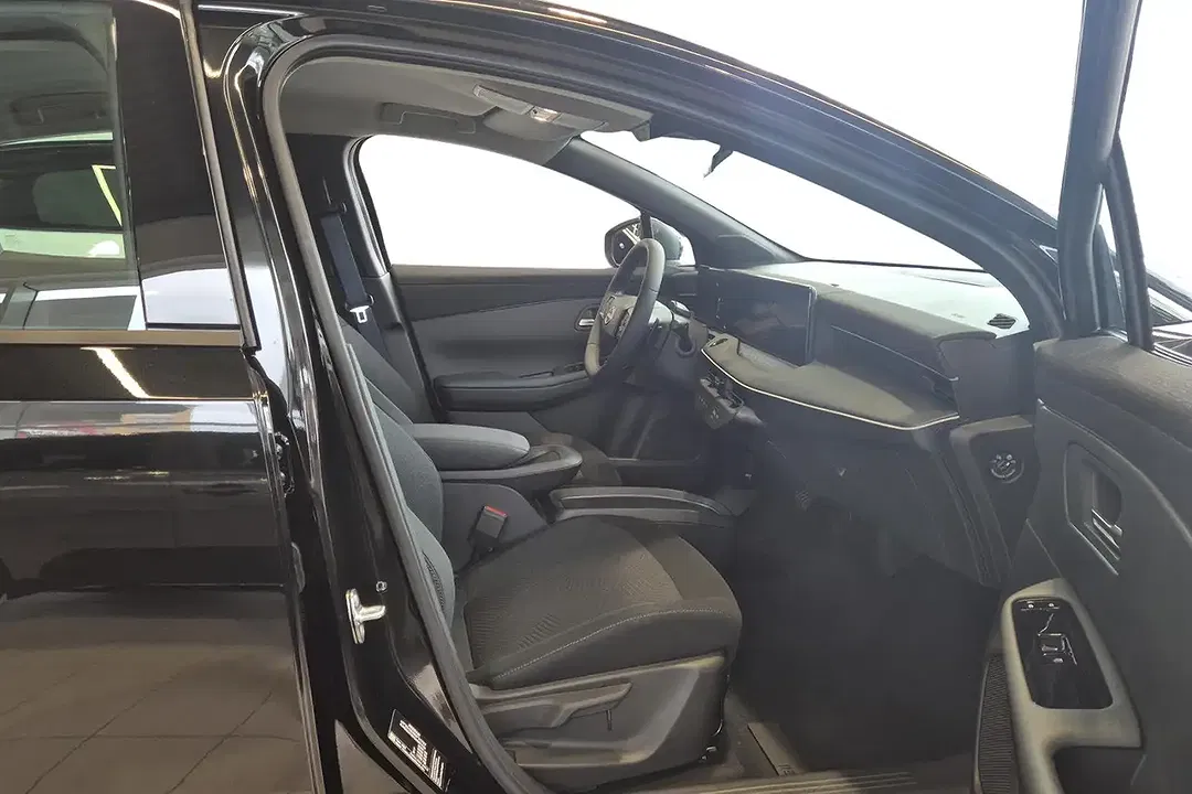 Nissan Leaf Plus - Thumbnail 6