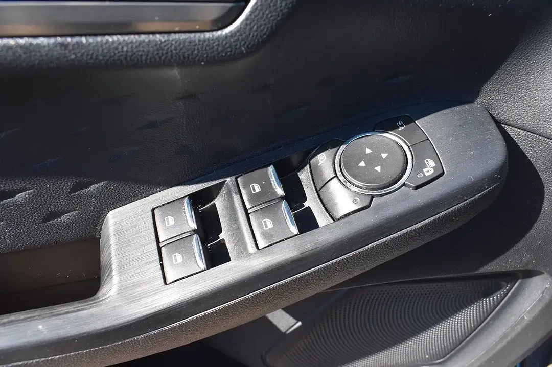 Ford Kuga PHEV Titanium - Thumbnail 10