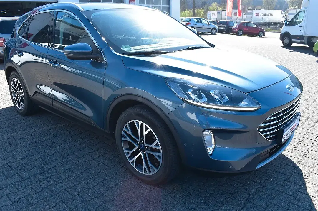 Ford Kuga PHEV Titanium - Thumbnail 3